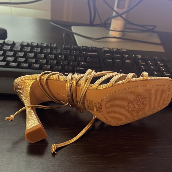 Vince camuto sandals - Picture 3 of 5